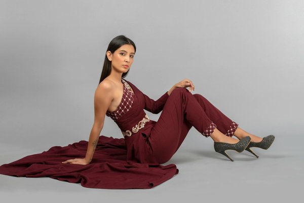 Quelles astuces pour choisir des pantalons taille haute pour allonger les jambes?